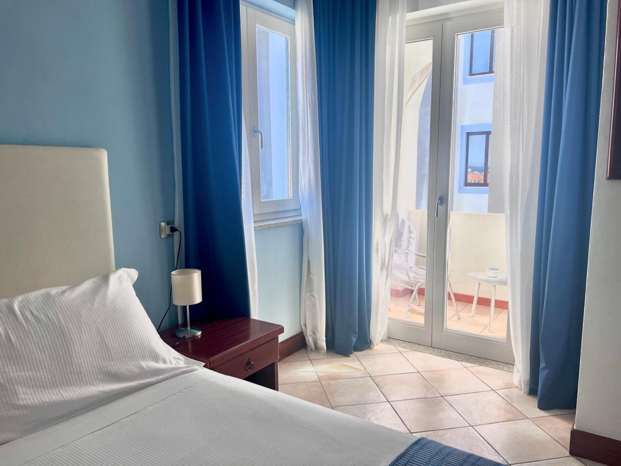 Best Western Hotel Blumarea Кастелсардо Екстериор снимка