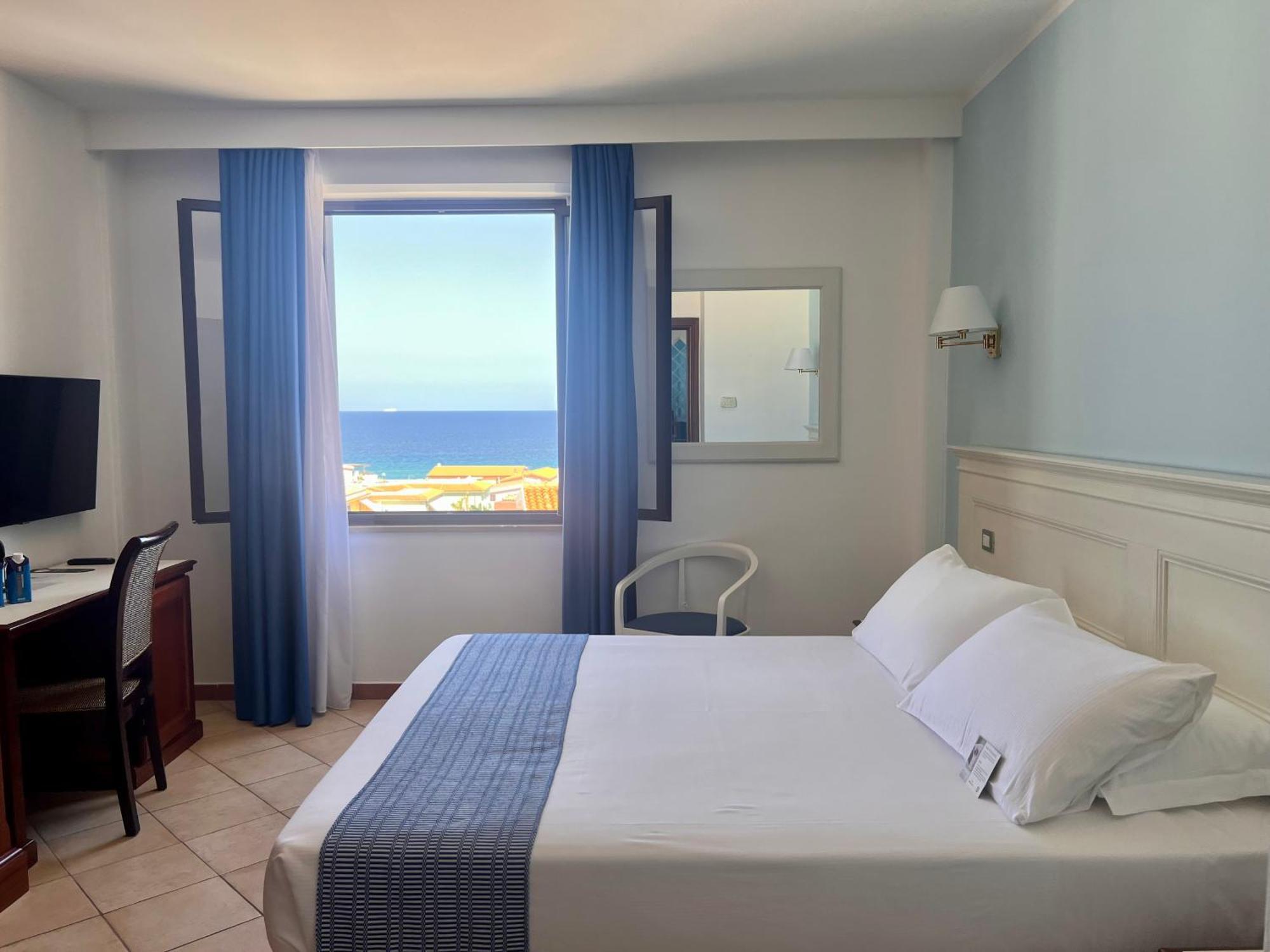 Best Western Hotel Blumarea Кастелсардо Екстериор снимка