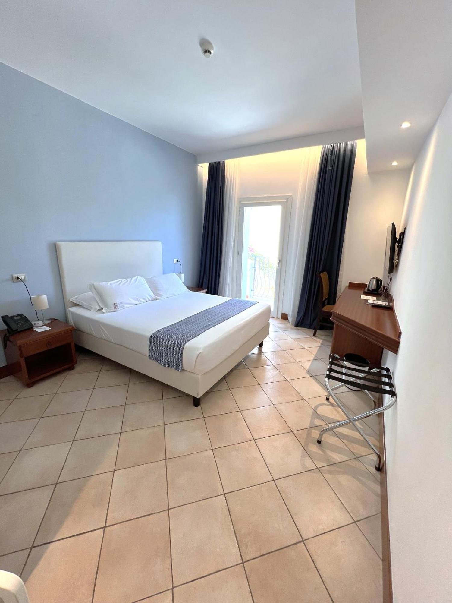 Best Western Hotel Blumarea Кастелсардо Екстериор снимка