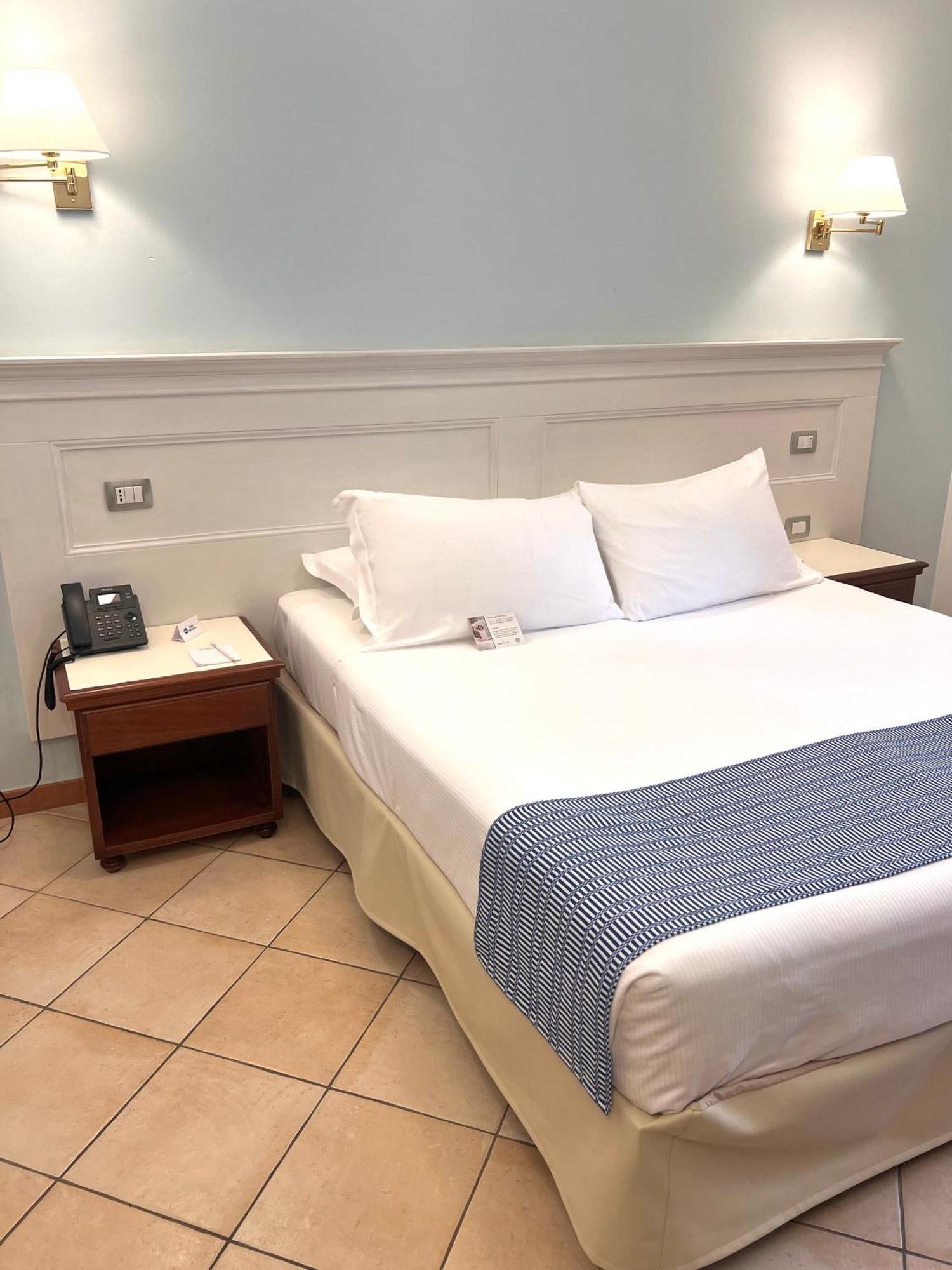 Best Western Hotel Blumarea Кастелсардо Екстериор снимка